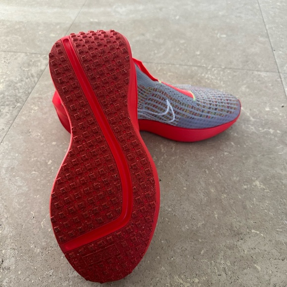 Nike Women's Red and Gray Sneakers - Picture 3 of 4